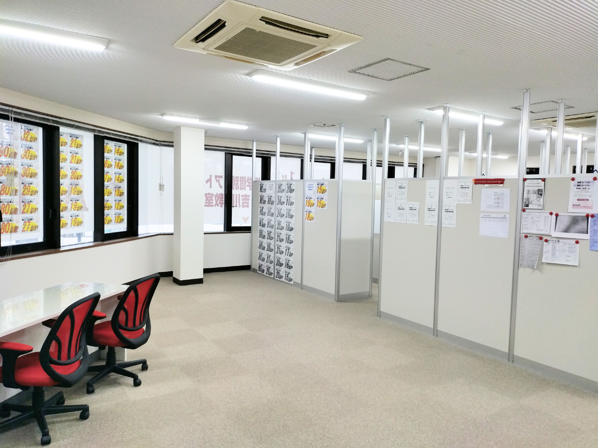 個別指導アトム吉川教室-教室内観